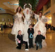 crowdpuller/shopping_mall_stiltwalkers_scotland_angels.jpg