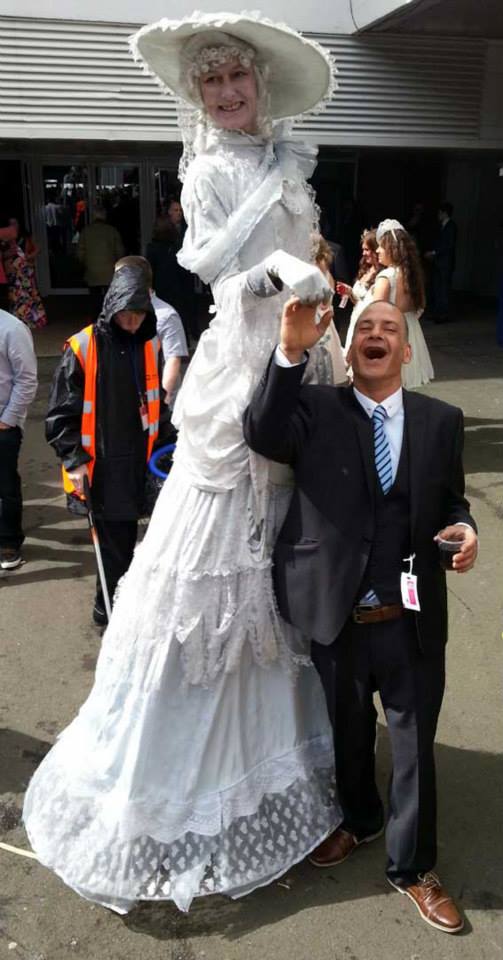 crowdpuller/Victorian_Stilt_walker_Horse_races_Ayr.jpg