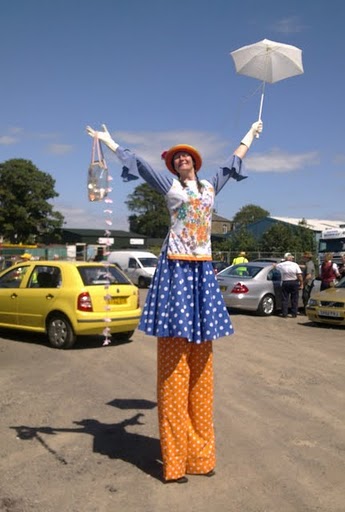 crowdpuller/clown_stilt_walker_scotland.jpg