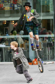 urbancircus_unicycling.jpg