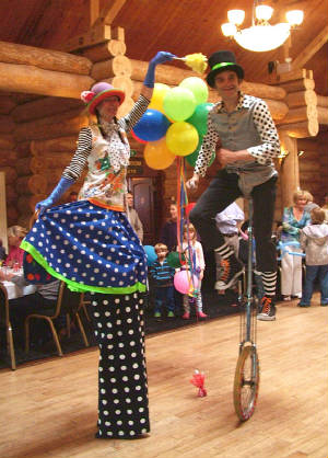 webassets/unicyclist_stiltwalker.jpg