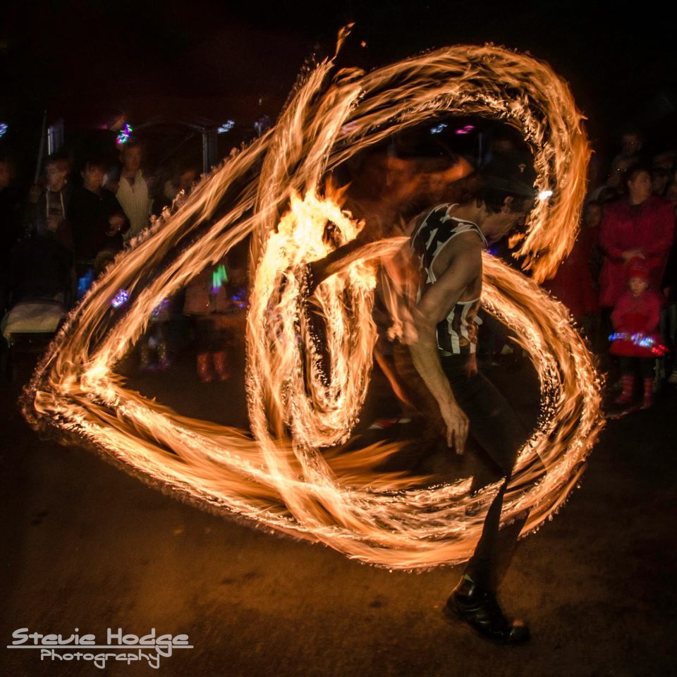 webassets/alva_glen_2012_fire_juggler_scotland.jpg