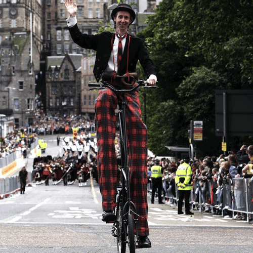 stilt_bike_scotland_bycycle_stiltman.gif